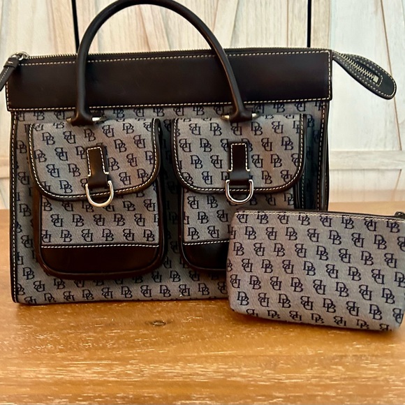 Authentic Dooney & Bourke Double Pocket Tote - Picture 2 of 12